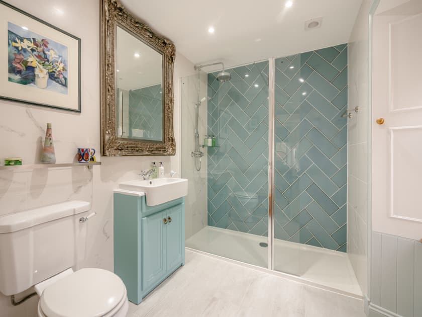 Bathroom | Mill Hill Cottage - Mill Hill and Barjols Holidays, Lamington, near Biggar