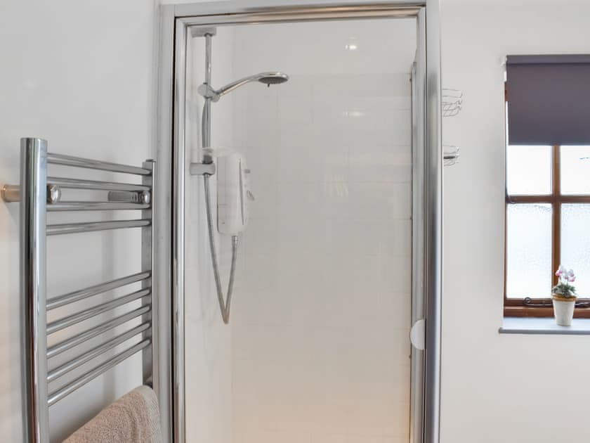 Bathroom | Ty Ffair Mai Annexe, Llangwm Usk