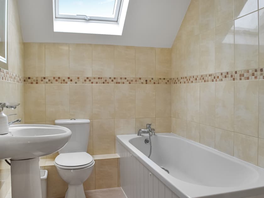Bathroom | Frondeg, Tanygroes