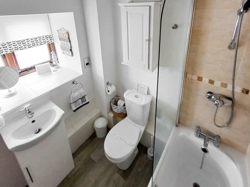 Well presented bathroom | Meadow Barn, East Burton, near Wool