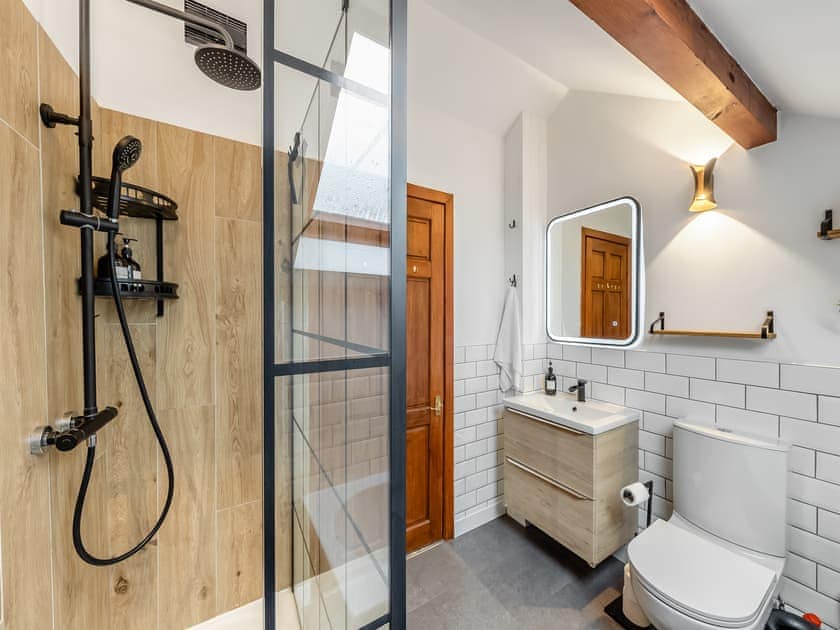 Bathroom | Dee Bank Cottage, Llangollen
