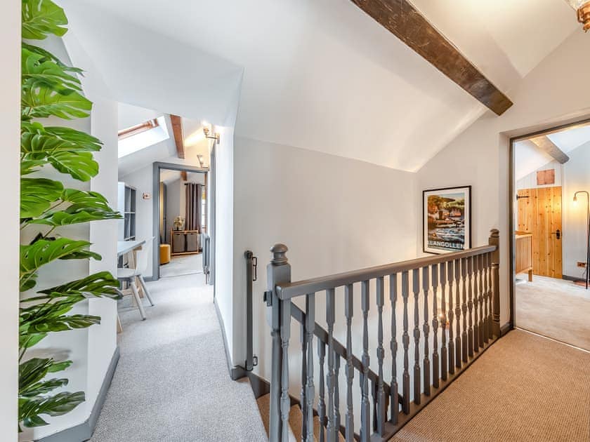 Landing | Dee Bank Cottage, Llangollen