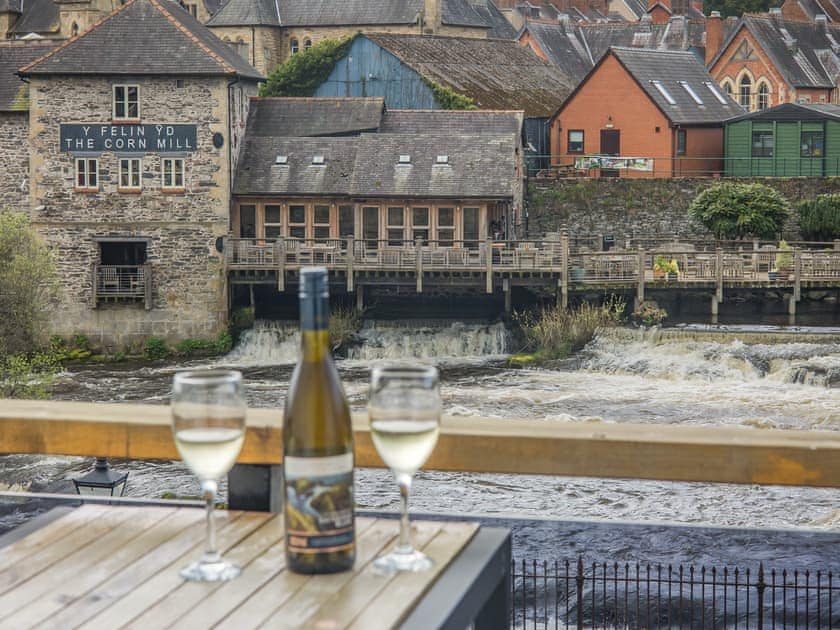 Balcony | Dee Bank Cottage, Llangollen