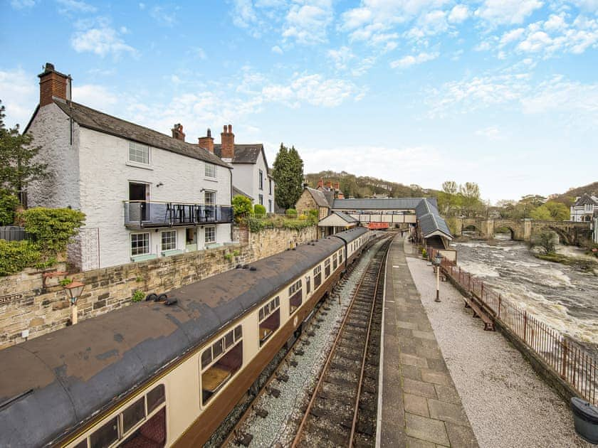 Setting | Dee Bank Cottage, Llangollen