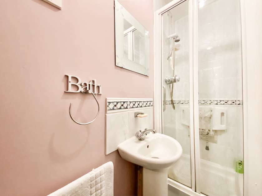 Bathroom | St. Andrews Mews, Wells