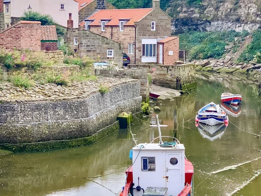 Exterior and Surrounding area  | Pilot Me Cottage, Staithes