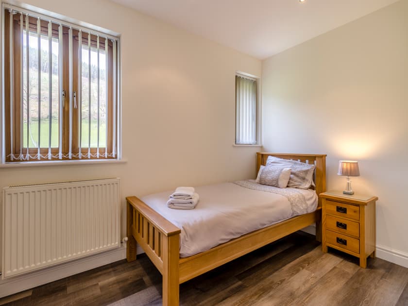 Single bedroom | Derwen Haidd - Afan Holiday Cottages, llanafan/Aberystwyth