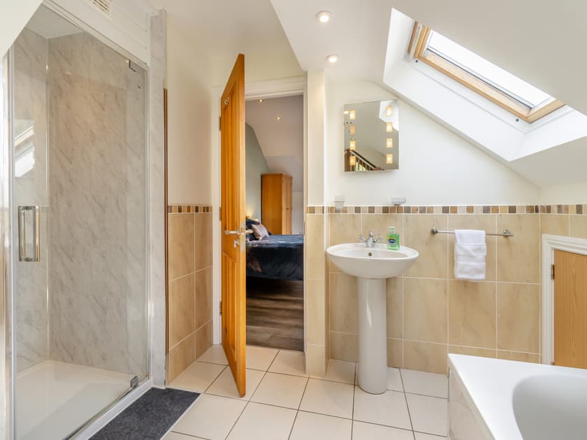 Bathroom | Derwen Haidd - Afan Holiday Cottages, llanafan/Aberystwyth