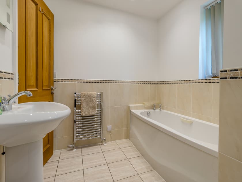 Bathroom | Derwen Haidd - Afan Holiday Cottages, llanafan/Aberystwyth