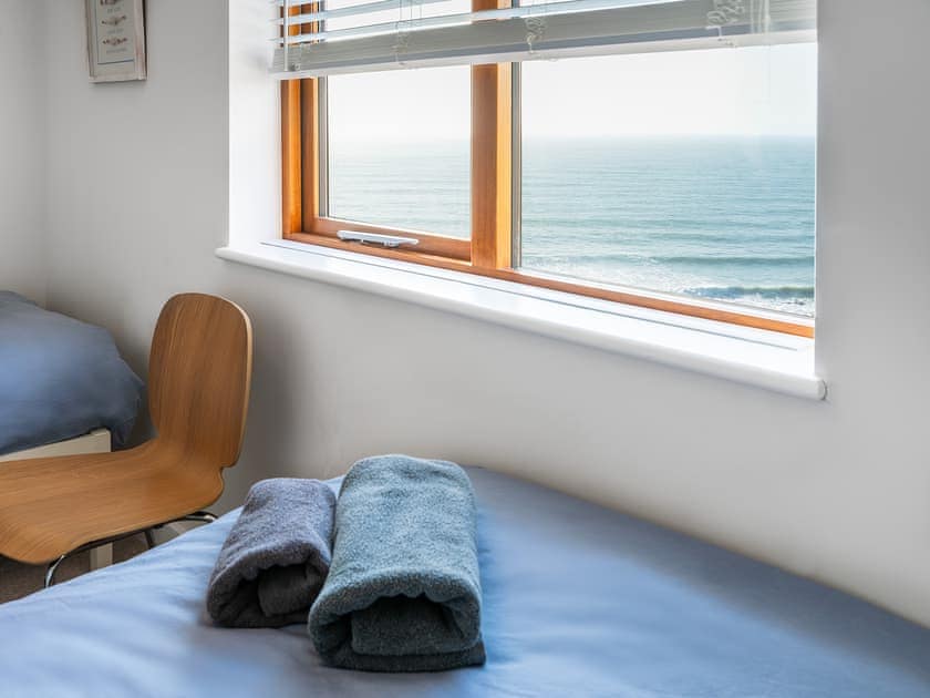 Twin bedroom | Sunset Beach - Crows Nest, Mortehoe, near Woolacombe