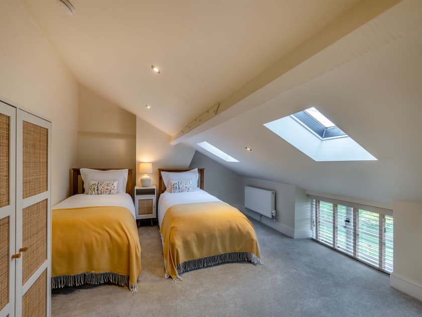 Twin bedroom | The Farmhouse - Hall Farm, Lamas, near Wroxham