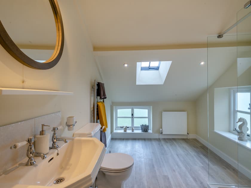 Bathroom | The Farmhouse - Hall Farm, Lamas, near Wroxham
