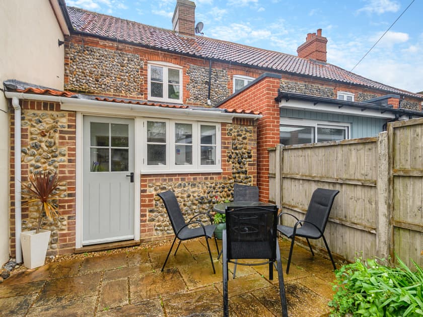 Sitting-out-area | Beach Retreat - Low Key Luxury, Overtrand, near Cromer