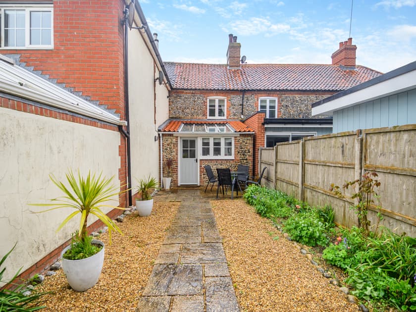 Sitting-out-area | Beach Retreat - Low Key Luxury, Overtrand, near Cromer