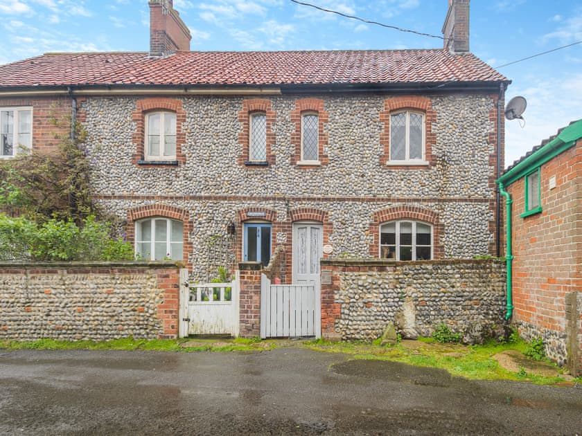 Exterior | Low Key LuxuryGardener’s Cottage, Overstrand