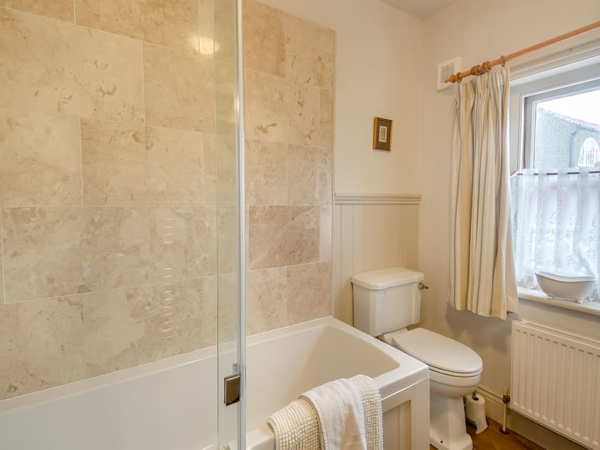 Bathroom | Low Key LuxuryGardener’s Cottage, Overstrand