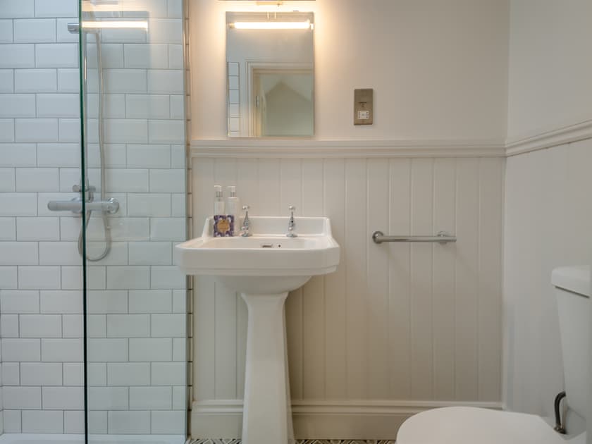 Bathroom | Low Key LuxuryGardener’s Cottage, Overstrand