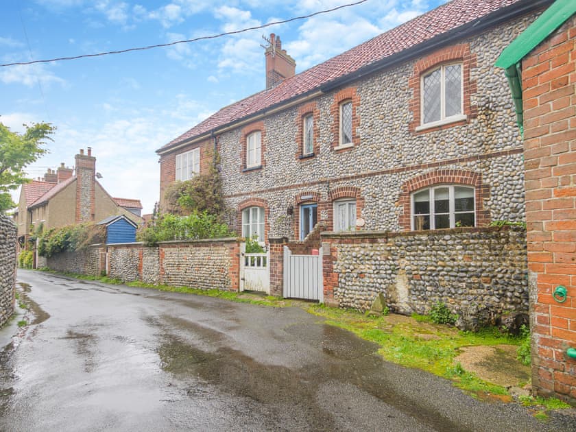 Exterior | Low Key LuxuryGardener’s Cottage, Overstrand