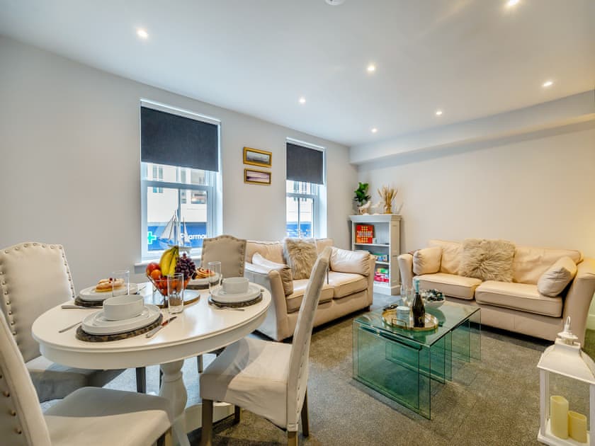 Living room/dining room | Nest Holiday Home, Whitby