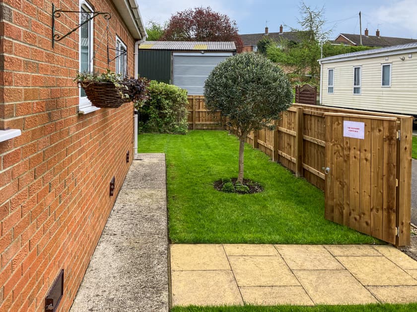 Sitting-out-area | Swaleside Cottage, Topcliffe, near Thirsk