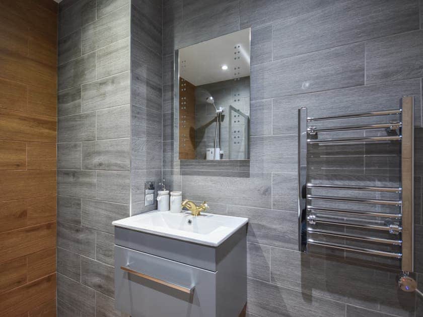 Bathroom | Tay Views Apartment, Perth