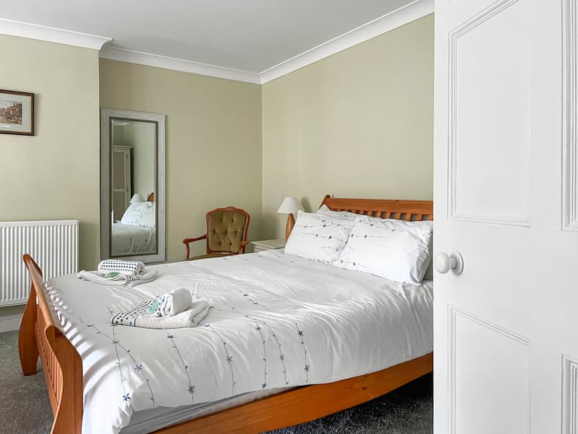 Double bedroom | Kent House, Carmarthen