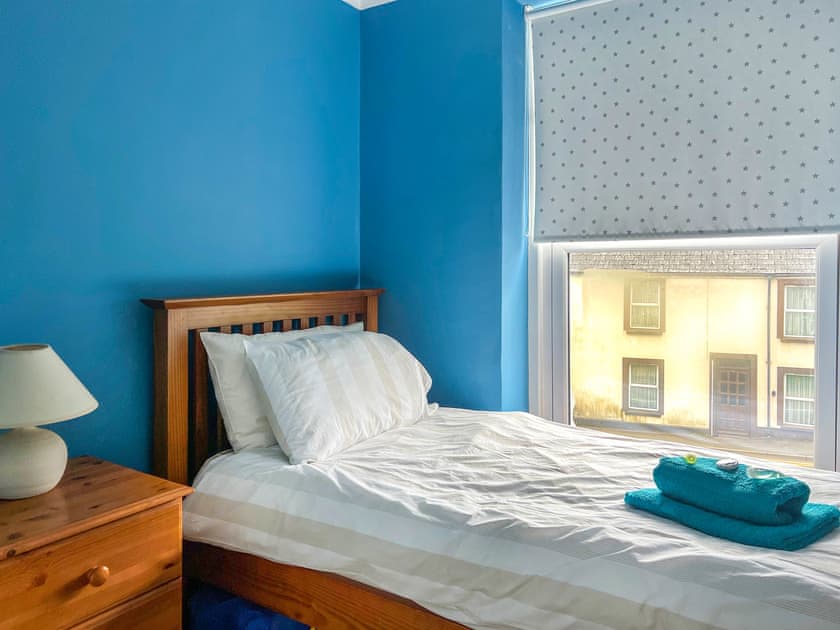 Single bedroom | Kent House, Carmarthen