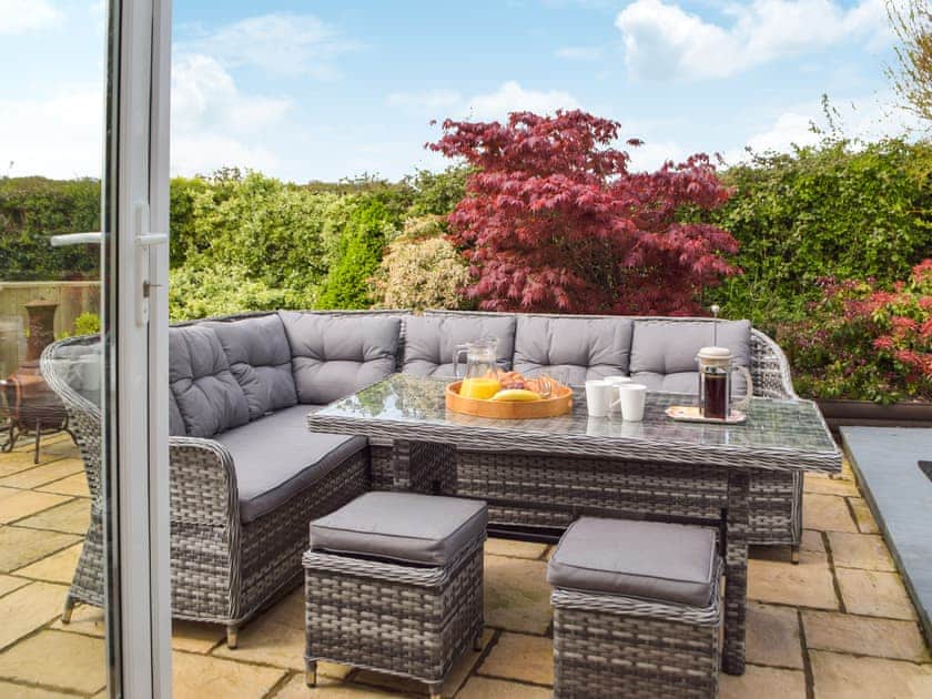 Outdoor eating area | Rhosyn Gwyn, Llechryd, near Cardigan