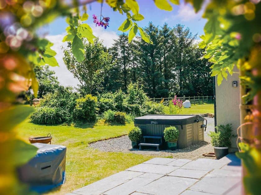 Jacuzzi | Hafan Fach Cottage, Stackpole