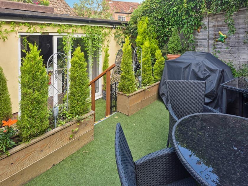 Patio | The Venetian, Horning