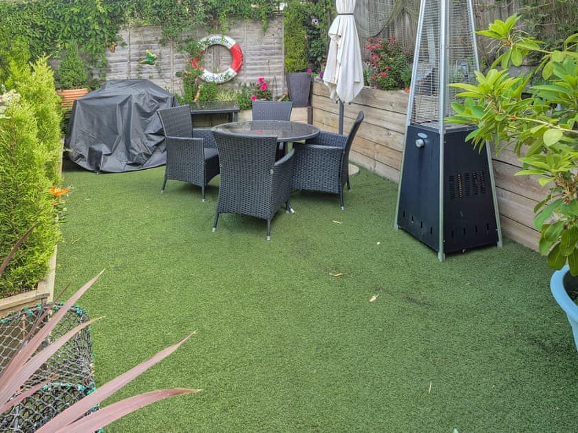 Outdoor eating area | The Venetian, Horning