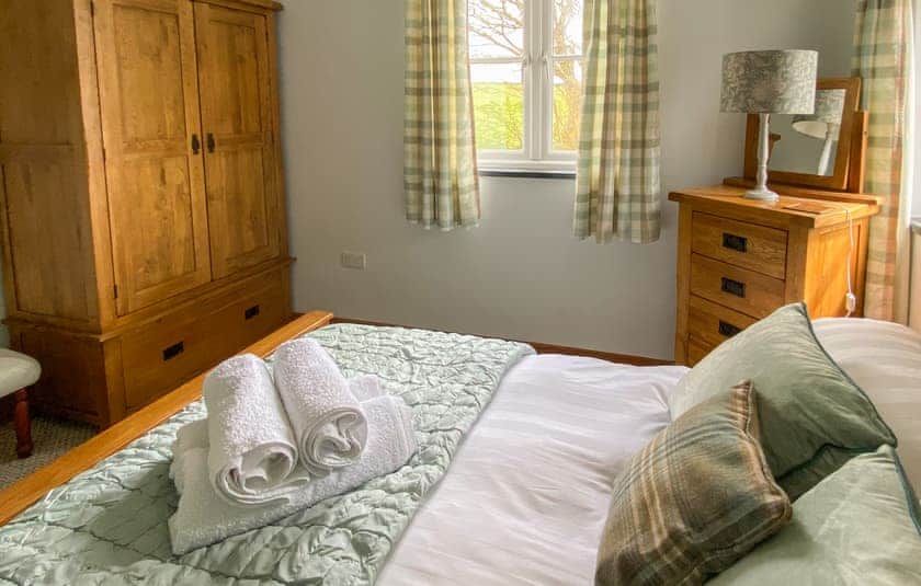 Double bedroom | Cart-Tws Bach, Treffynnon, near St Davids