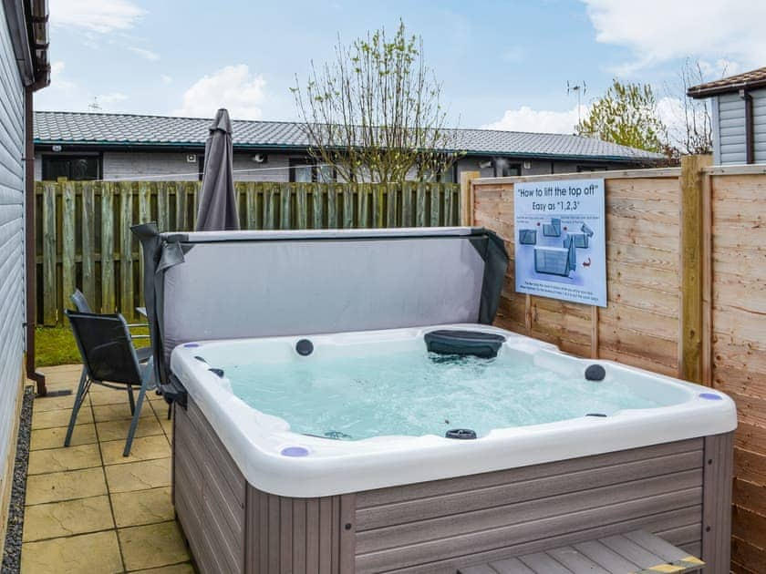 Jacuzzi | Pine Lodge - Wilberfoss Holiday Park, Wilberfoss, near York