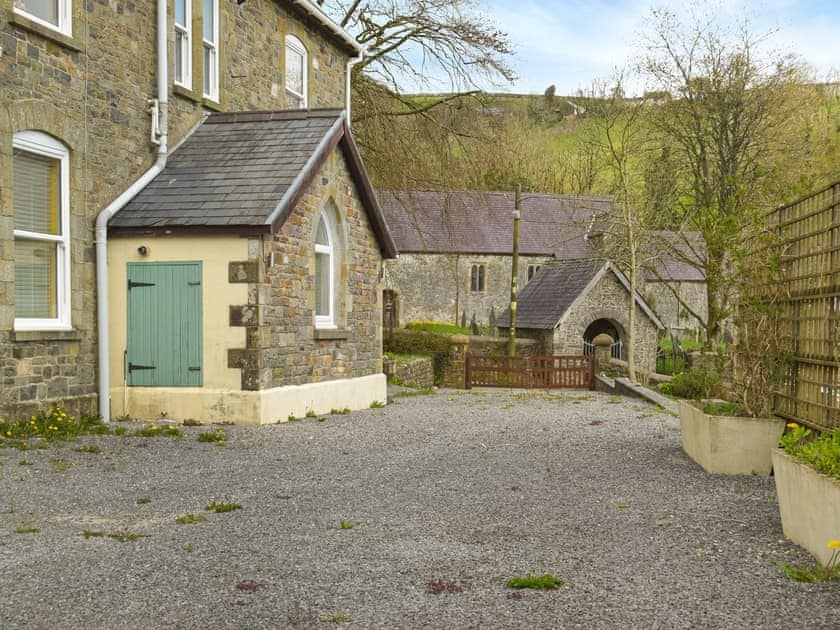 Outdoor area | Rose of Sharon - Sannan Court, Llanfynydd