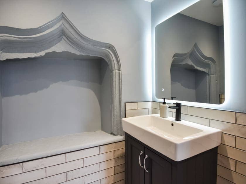 Bathroom | Moncrieff House, Falkland