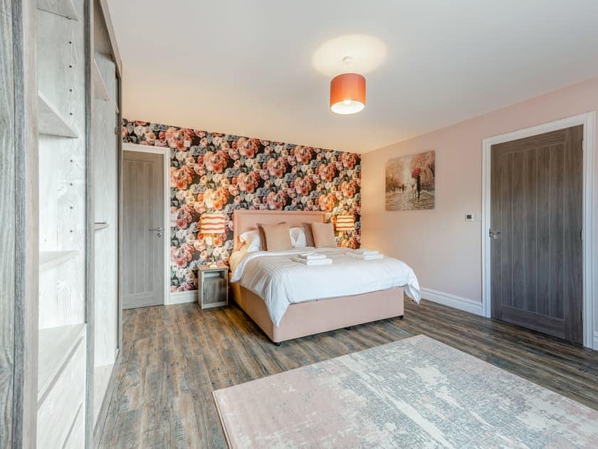 Double bedroom | Cowslip Cottage - Lincolnshire Luxury Hideaways, Maltby-Le-Marsh
