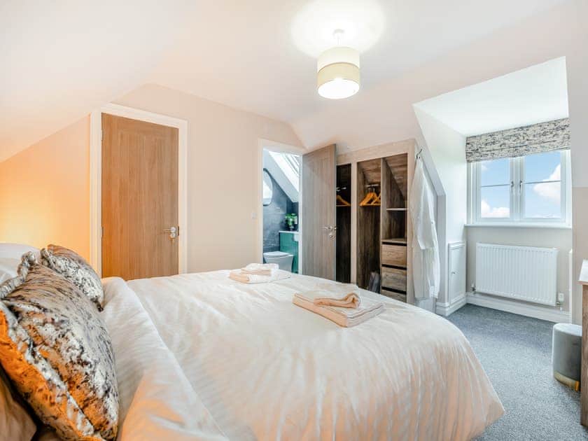 Double bedroom | Cowslip Cottage - Lincolnshire Luxury Hideaways, Maltby-Le-Marsh
