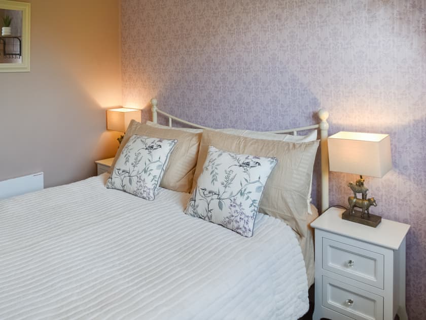 Double bedroom | Mulberry Tree Cottage, Great Yarmouth