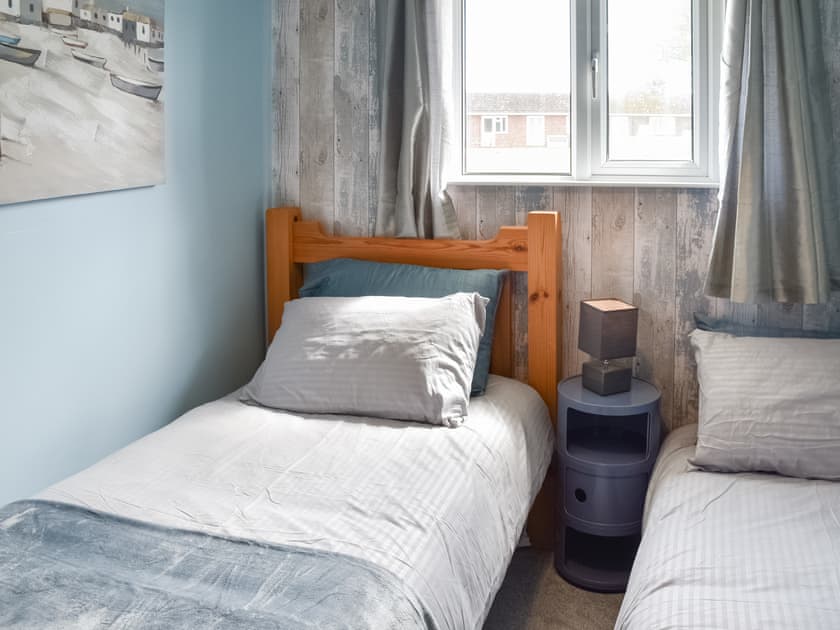Twin bedroom | Mulberry Tree Cottage, Great Yarmouth