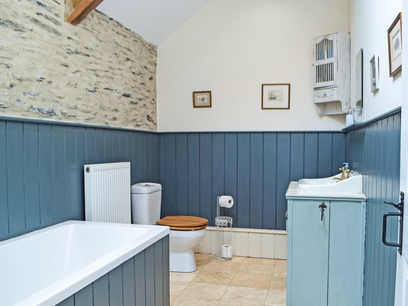 Bathroom | Lower Barn, Dolgran