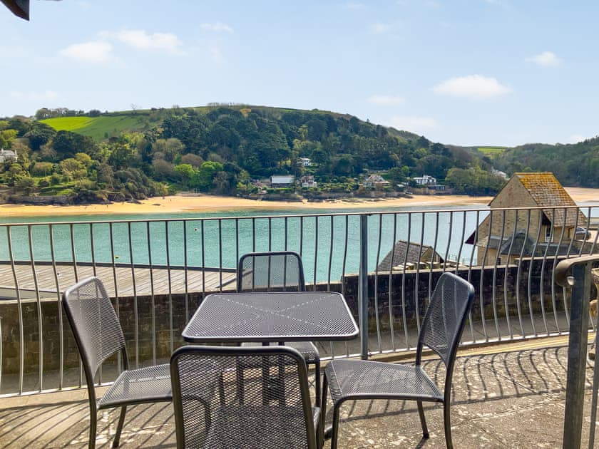 Sitting-out-area | Marine Mews, Salcombe