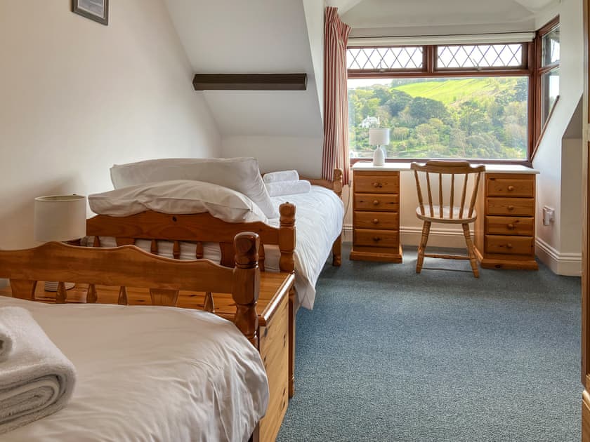Twin bedroom | Marine Mews, Salcombe