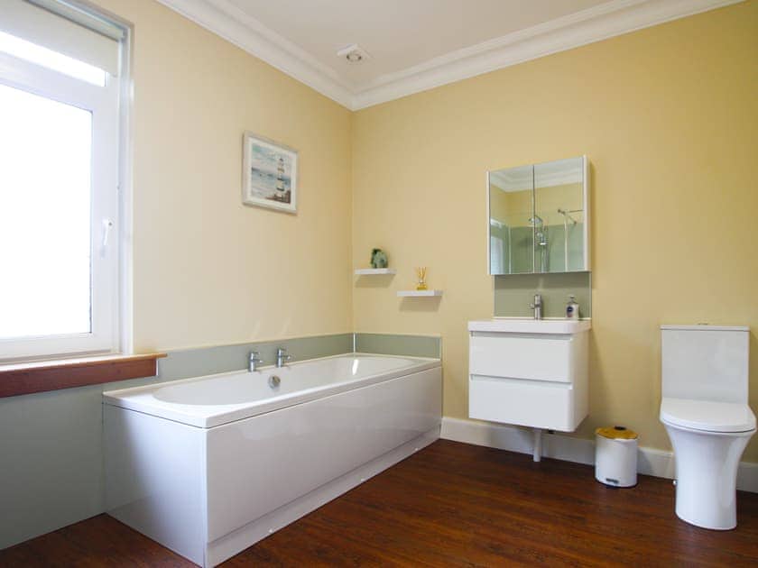 Bathroom | Cairncroft Cottage, Stranraer