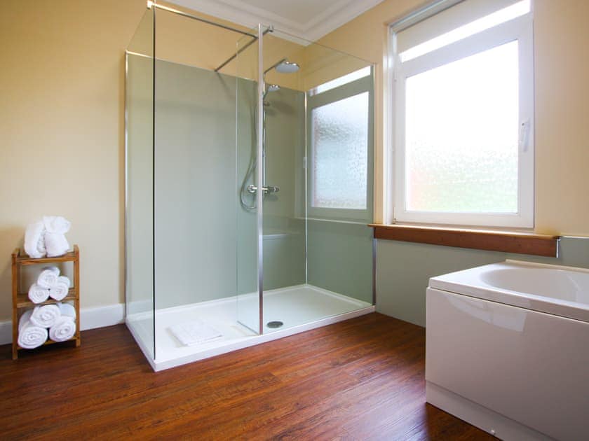 Bathroom | Cairncroft Cottage, Stranraer