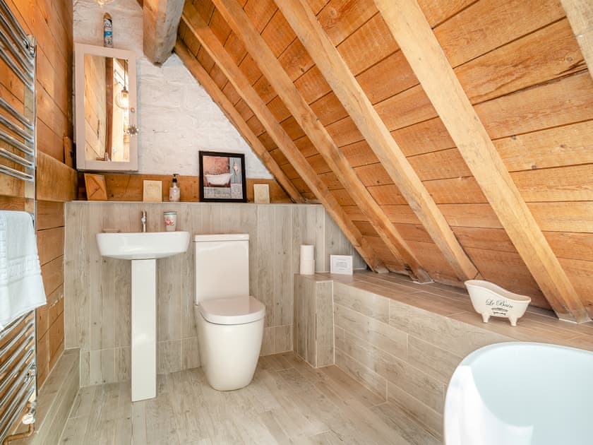 Bathroom | The Manor House - White Birch Manor Getaways, Awre, near Westbury-on-Severn