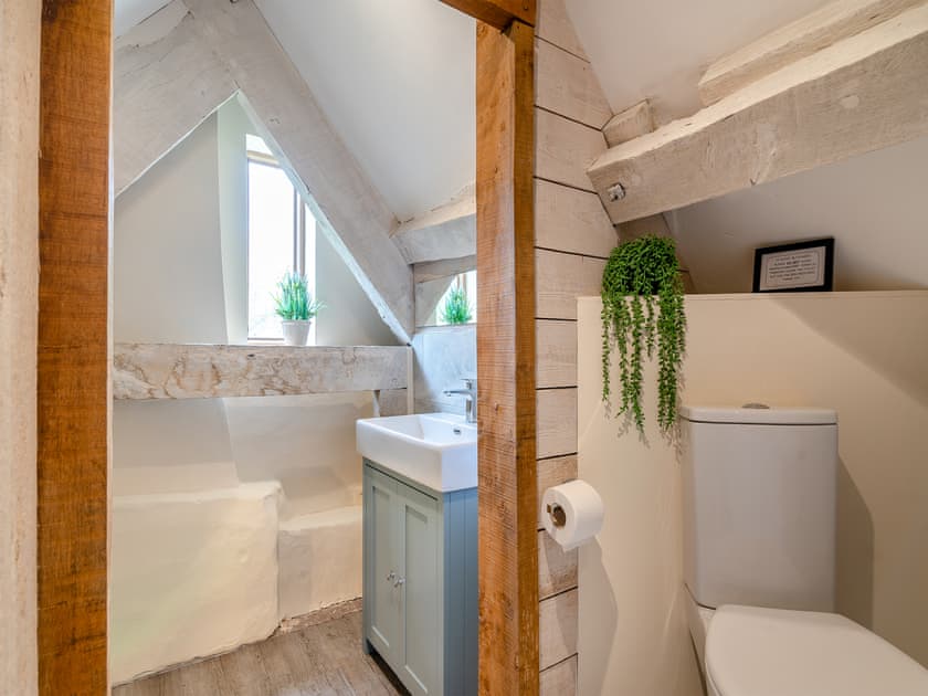 Bathroom | The Manor House - White Birch Manor Getaways, Awre, near Westbury-on-Severn