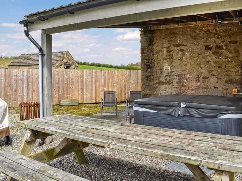 Hot tub | Box Tree Farmhouse - Box Tree Escapes, Kirkby Lonsdale