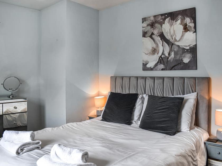 Double bedroom | Box Tree Farmhouse - Box Tree Escapes, Kirkby Lonsdale