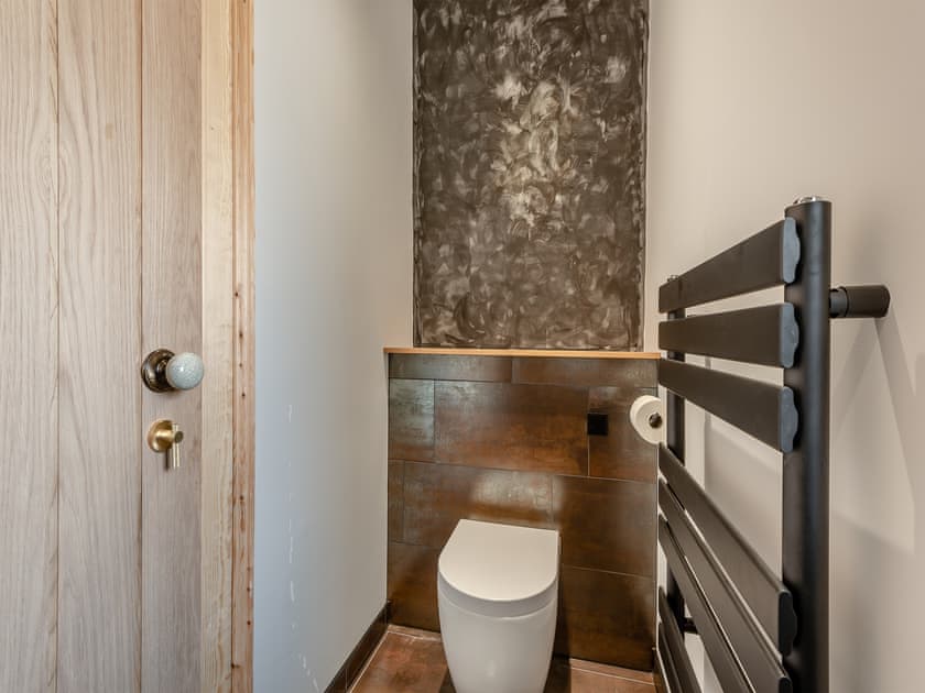 En-suite | Cattle Cake Cottage, Askham, near Penrith