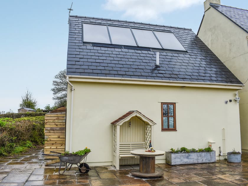 Exterior | Ty Ffair Mai Annexe, Llangwm Usk